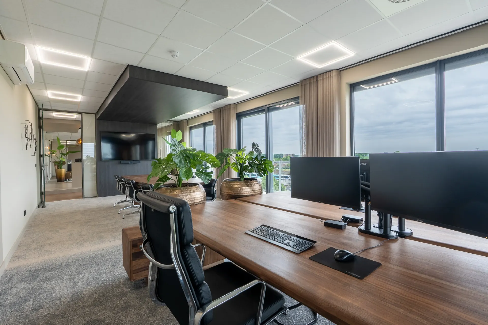 Warme houten vergaderruimte Venlo